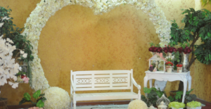 7 Creative Props to Elevate Your Wedding Photo Booth Experience